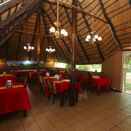 Divundu Guest House Bagian luar foto