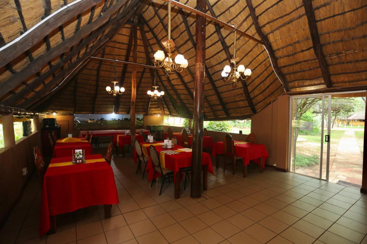 Divundu Guest House Bagian luar foto