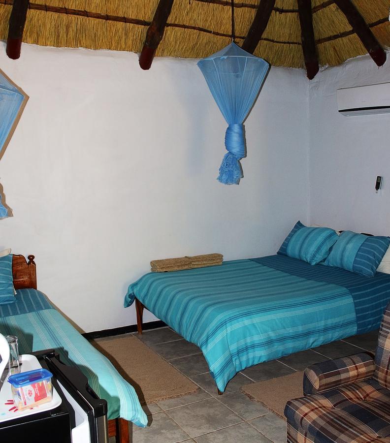 Divundu Guest House Bagian luar foto