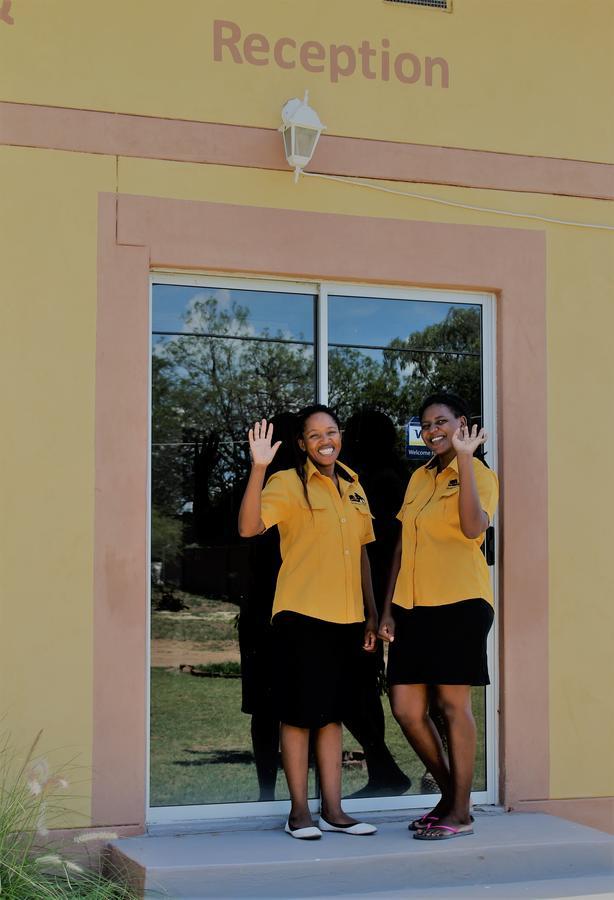 Divundu Guest House Bagian luar foto