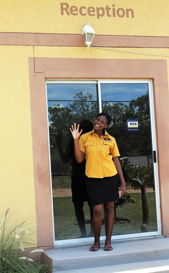 Divundu Guest House Bagian luar foto