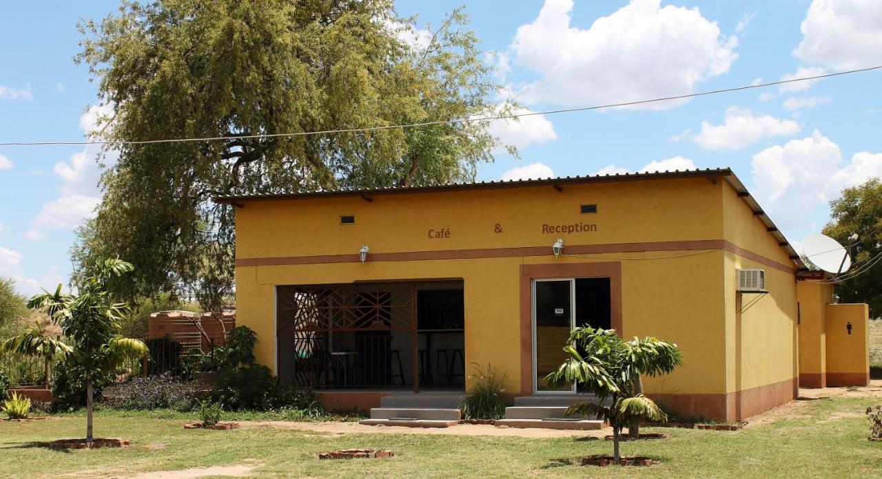 Divundu Guest House Bagian luar foto