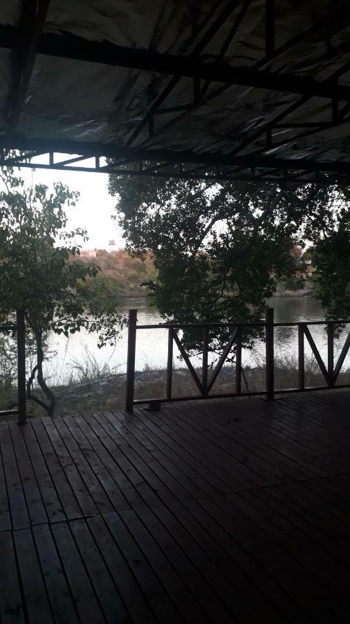 Divundu Guest House Bagian luar foto