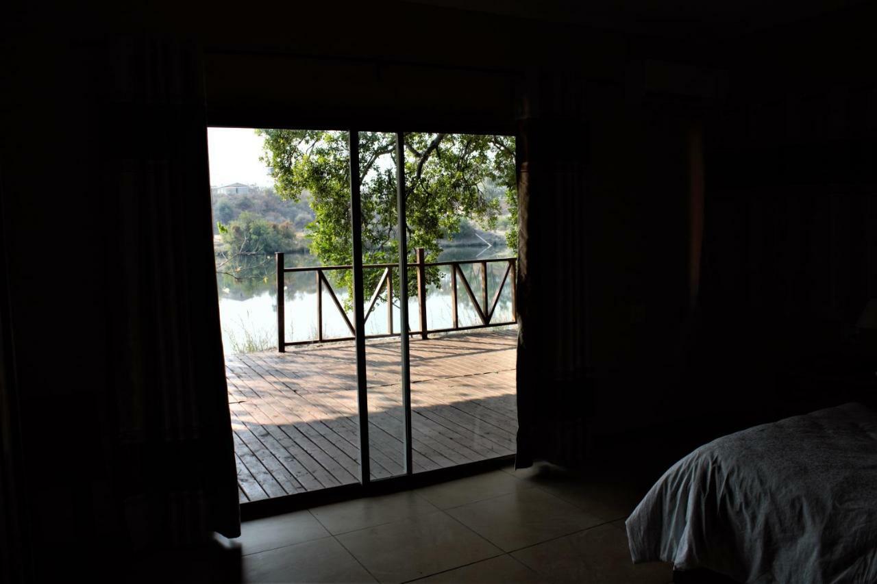 Divundu Guest House Bagian luar foto